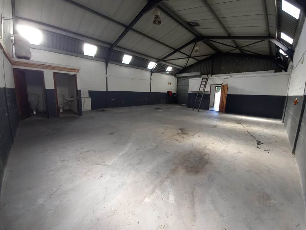 160  m² Industrial space in Killarney Gardens photo number 2