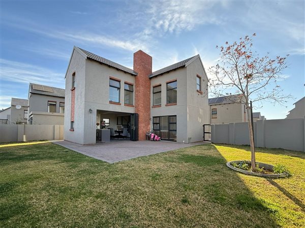 3 Bedroom Townhouse 3 Bedroom Townhouse