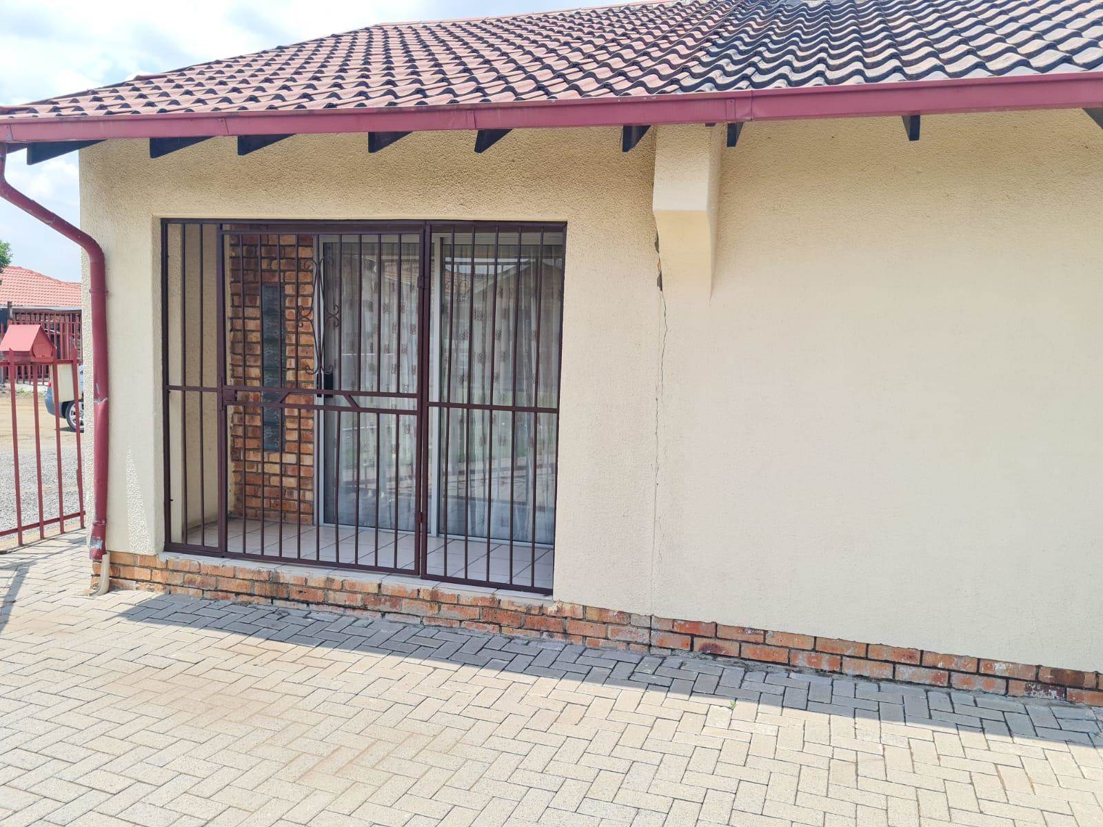 4 Bed House in Embalenhle photo number 13