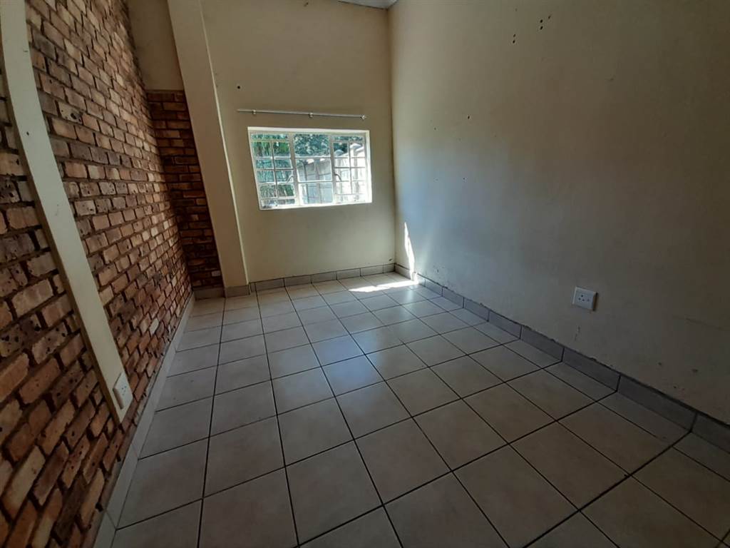 3 Bed House in Lydenburg photo number 16