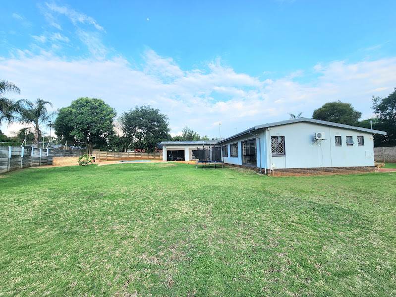 3 Bed House in Boksburg West photo number 3