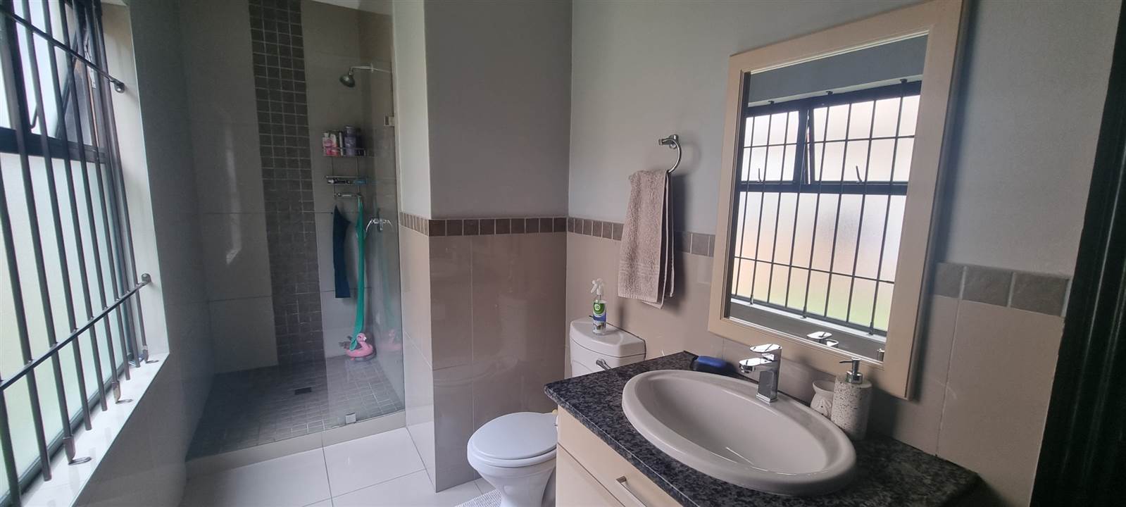 2 Bed Apartment in Musgrave photo number 15
