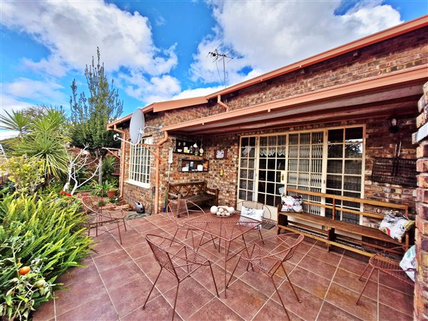 2 Bedroom Townhouse 2 Bedroom Townhouse