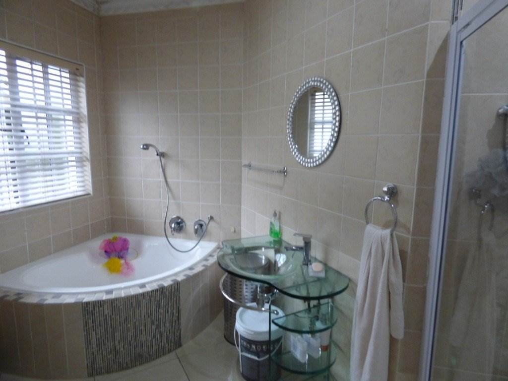 4 Bed Townhouse in Ramsgate photo number 10