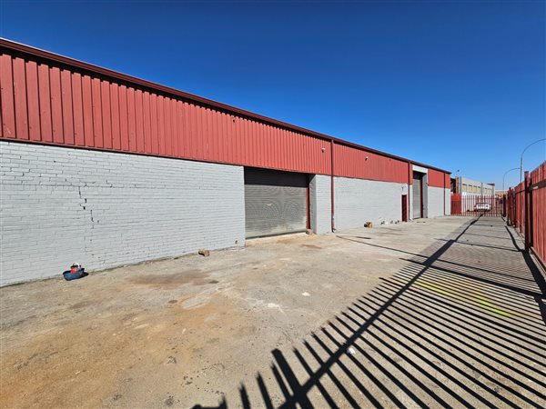 800  m² Industrial space