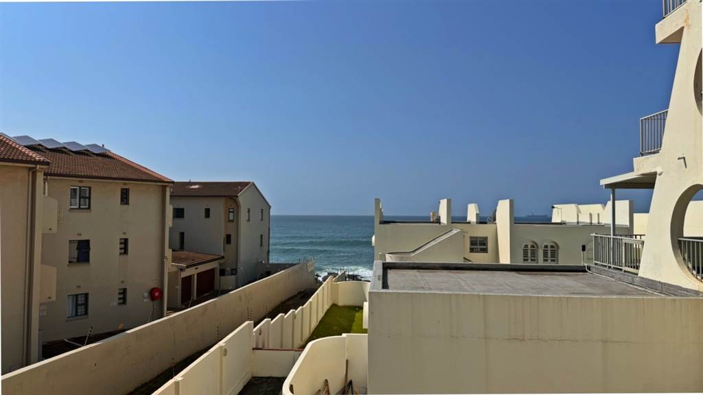 3 Bed Apartment in Compensation Beach photo number 2