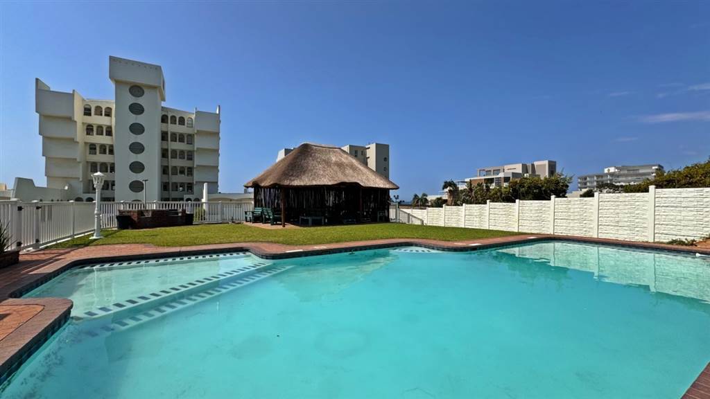 3 Bed Apartment in Compensation Beach photo number 1
