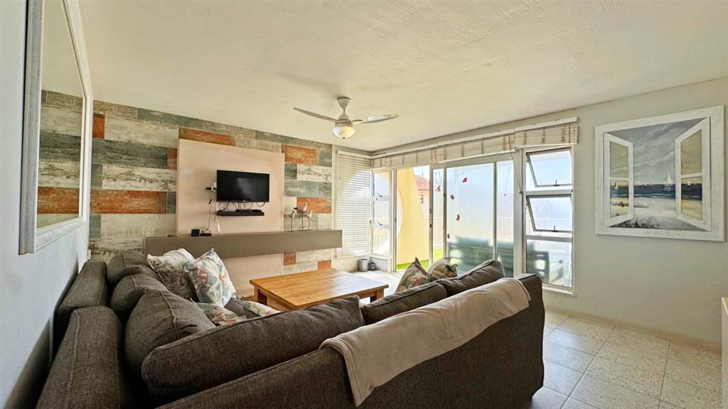 3 Bed Apartment in Compensation Beach photo number 8