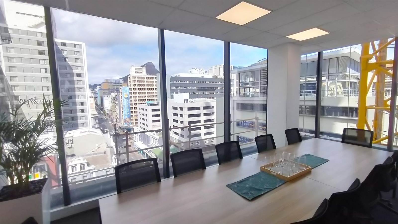 2100  m² Office Space in Cape Town City Centre photo number 2