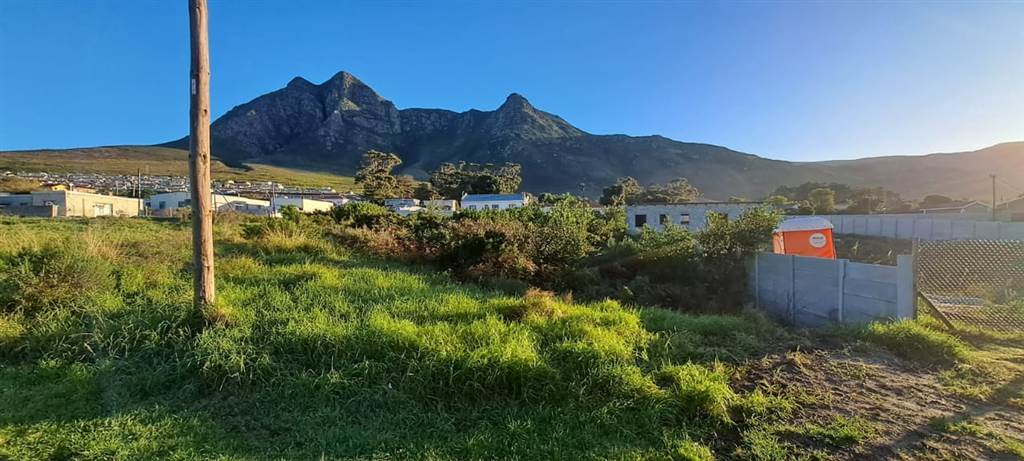1016 m² Land available in Kleinmond photo number 6