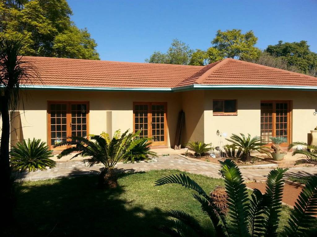 3 Bed House in Polokwane Central photo number 1