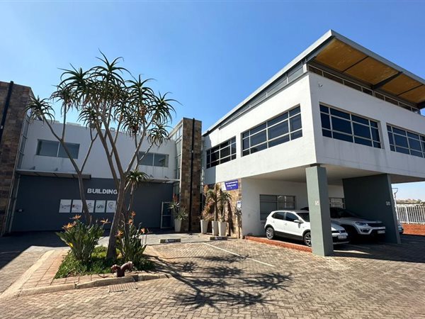 368  m² Commercial space