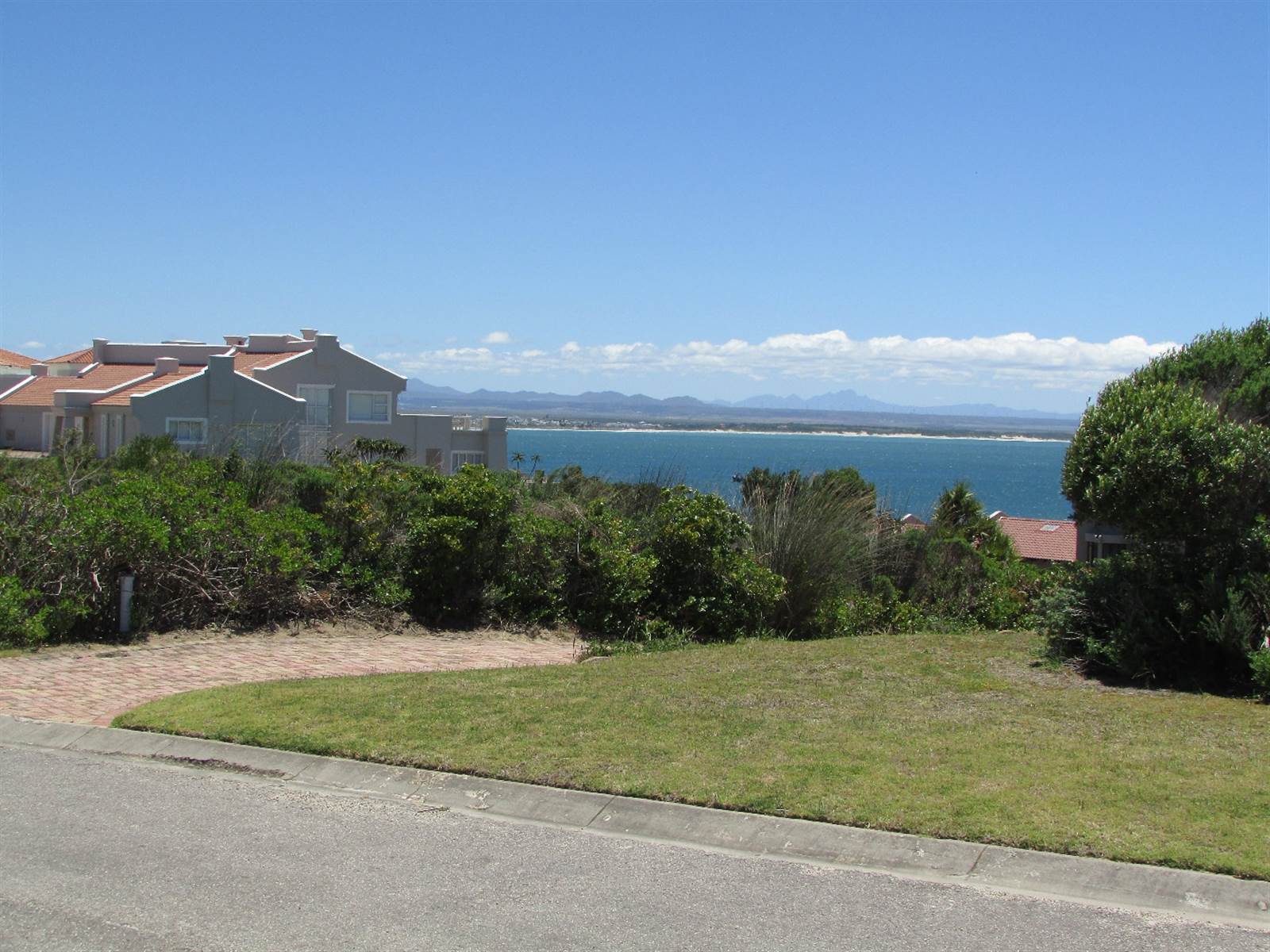 669 m² Land available in St Francis Bay photo number 1