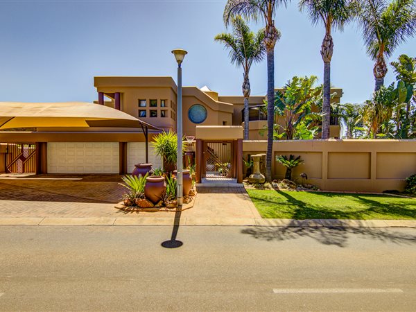 5 Bedroom House 5 Bedroom House