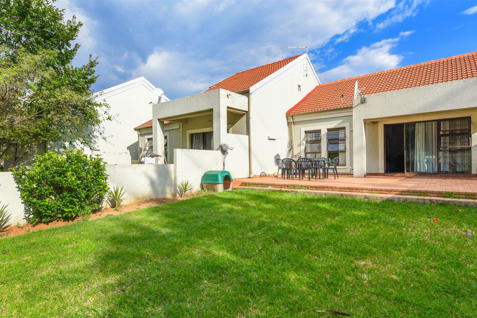 2 Bed Cluster in Fourways photo number 13