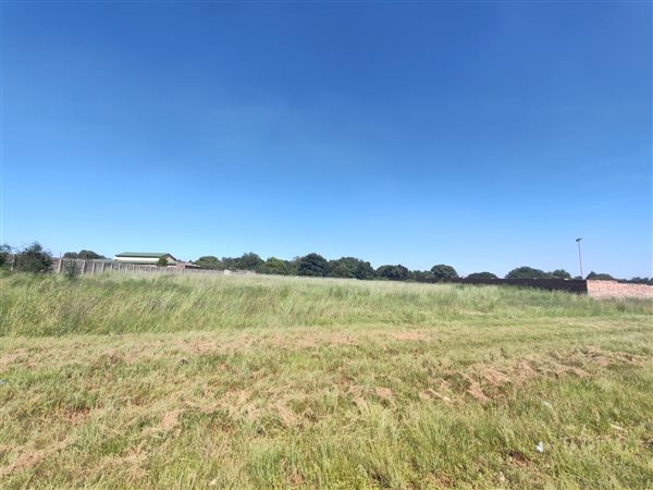 8 569 m² Land