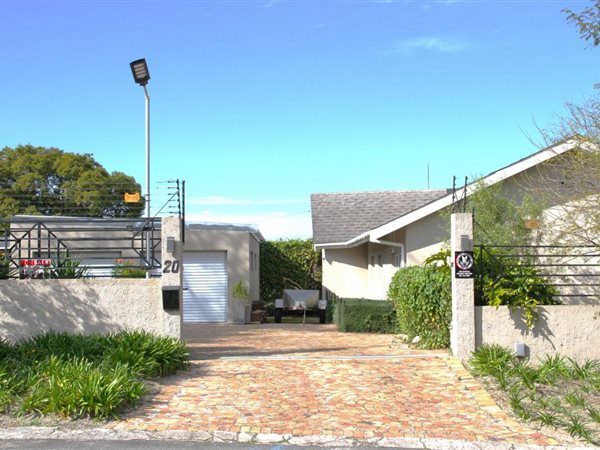 5 Bed House in Grabouw