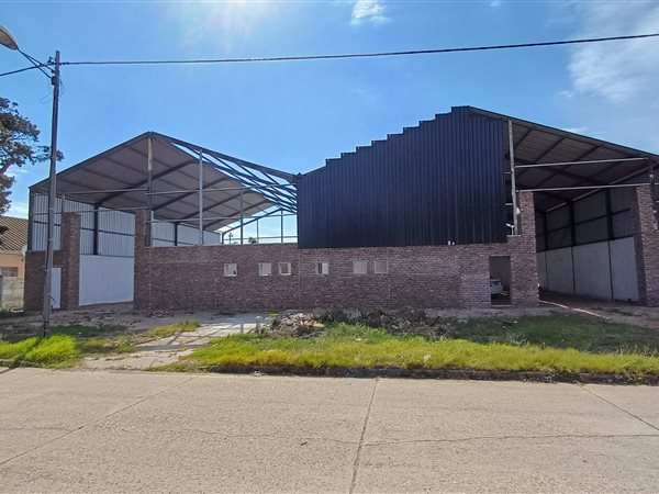 704  m² Industrial space in Sidwell