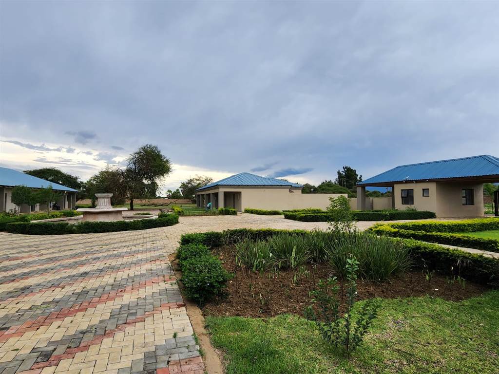 Bachelor apartment in Louis Trichardt photo number 5