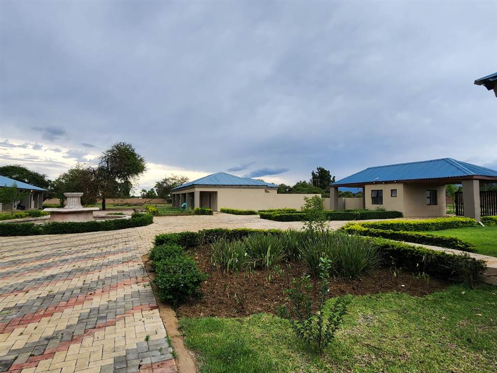 Bachelor apartment in Louis Trichardt photo number 12