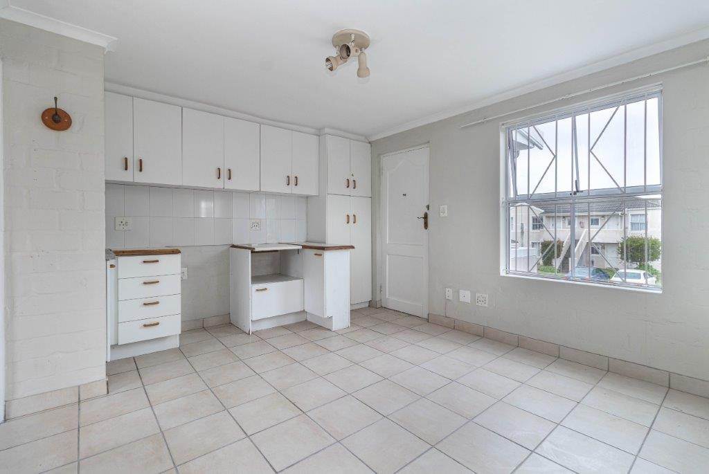1 Bed Apartment in Pinelands photo number 1