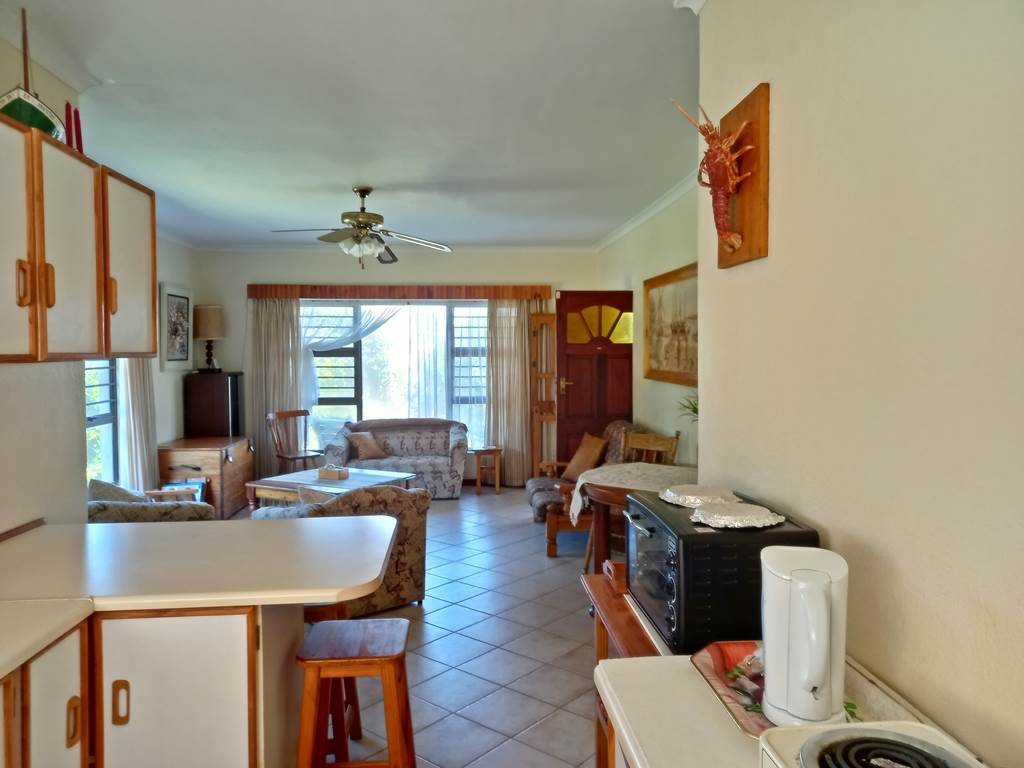 2 Bed Apartment in Struisbaai photo number 20