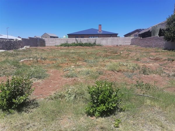724 m² Land available in Stilbaai