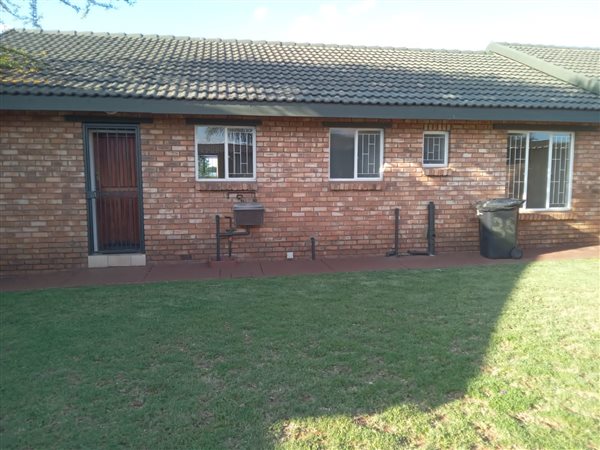 3 Bedroom Townhouse 3 Bedroom Townhouse