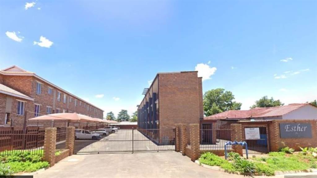 1 Bed House in Kempton Park Central photo number 1