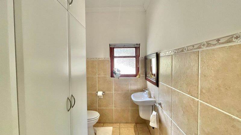 4 Bed Townhouse in Woodgrange photo number 24