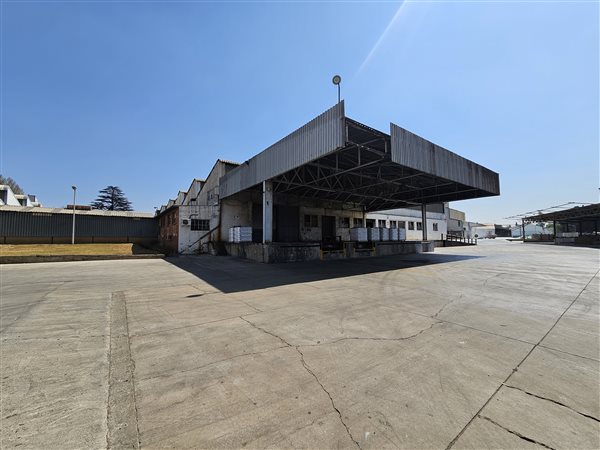 5 800  m² Industrial space