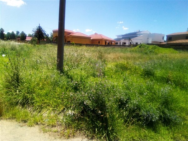 1 026 m² Land