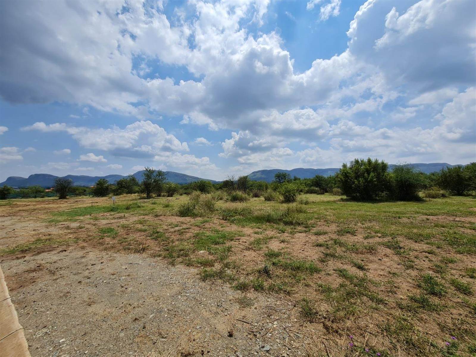 1143 m² Land available in Melodie photo number 7