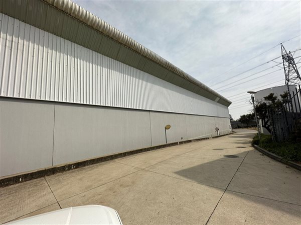 2056  m² Industrial space