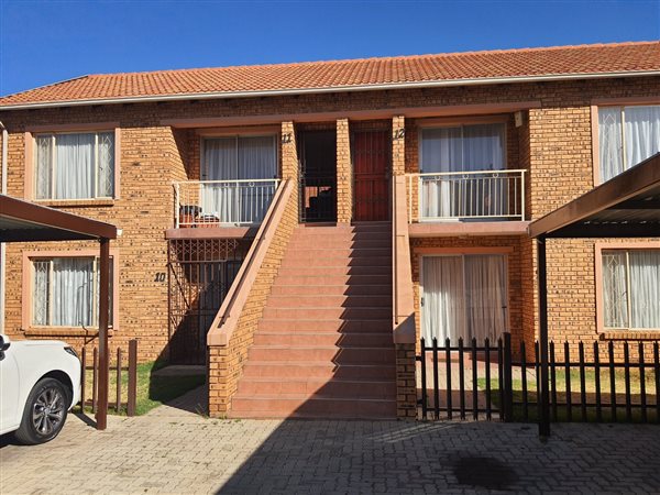 2 Bed Townhouse in Rosettenville