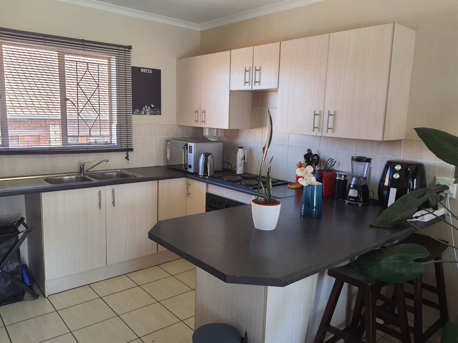 2 Bed Townhouse in Rosettenville photo number 4
