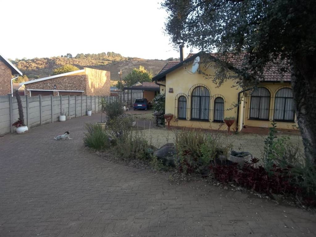 3 Bed House in Meredale photo number 2