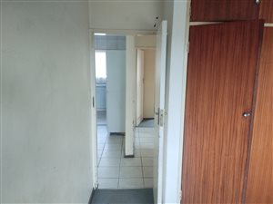 2 Bed Apartment in Pierre van Ryneveld
