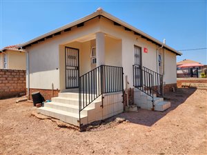 3 Bed House in Montana Park