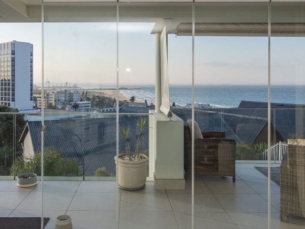 4 Bed Apartment in Summerstrand