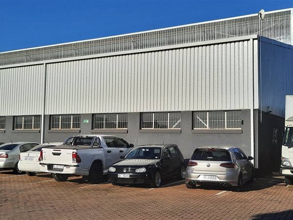 792  m² Industrial space