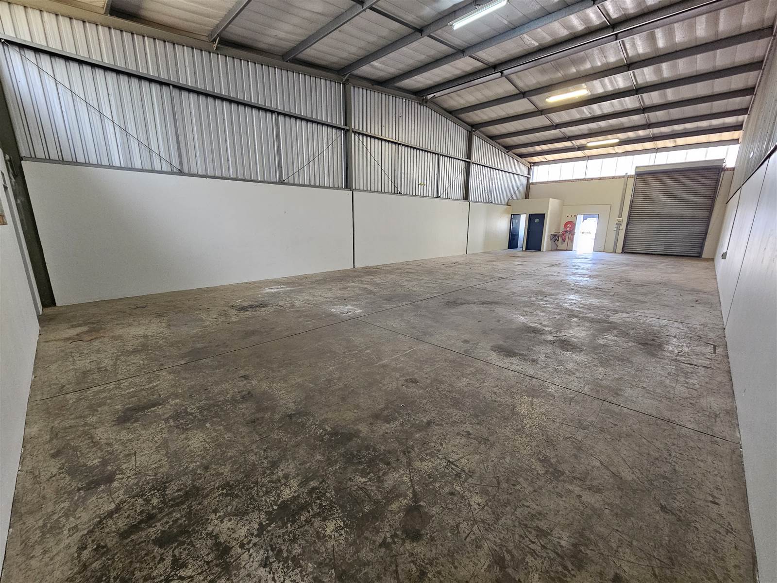 200  m² Industrial space in Benoni South photo number 2