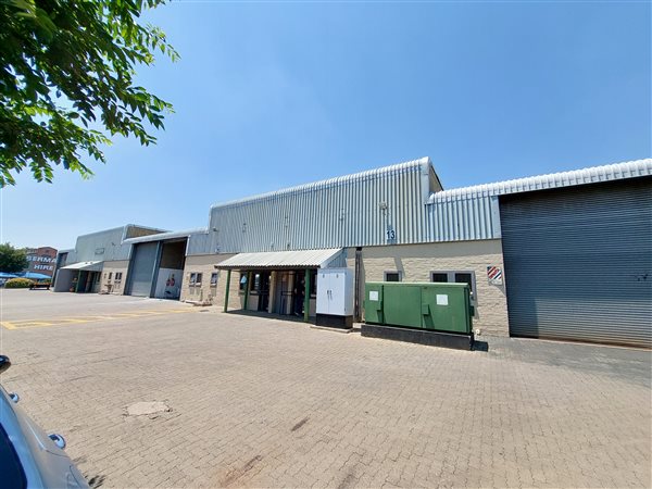 358  m² Industrial space in Hennopspark