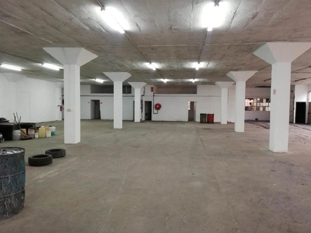 700  m² Industrial space in Pinetown Central photo number 2