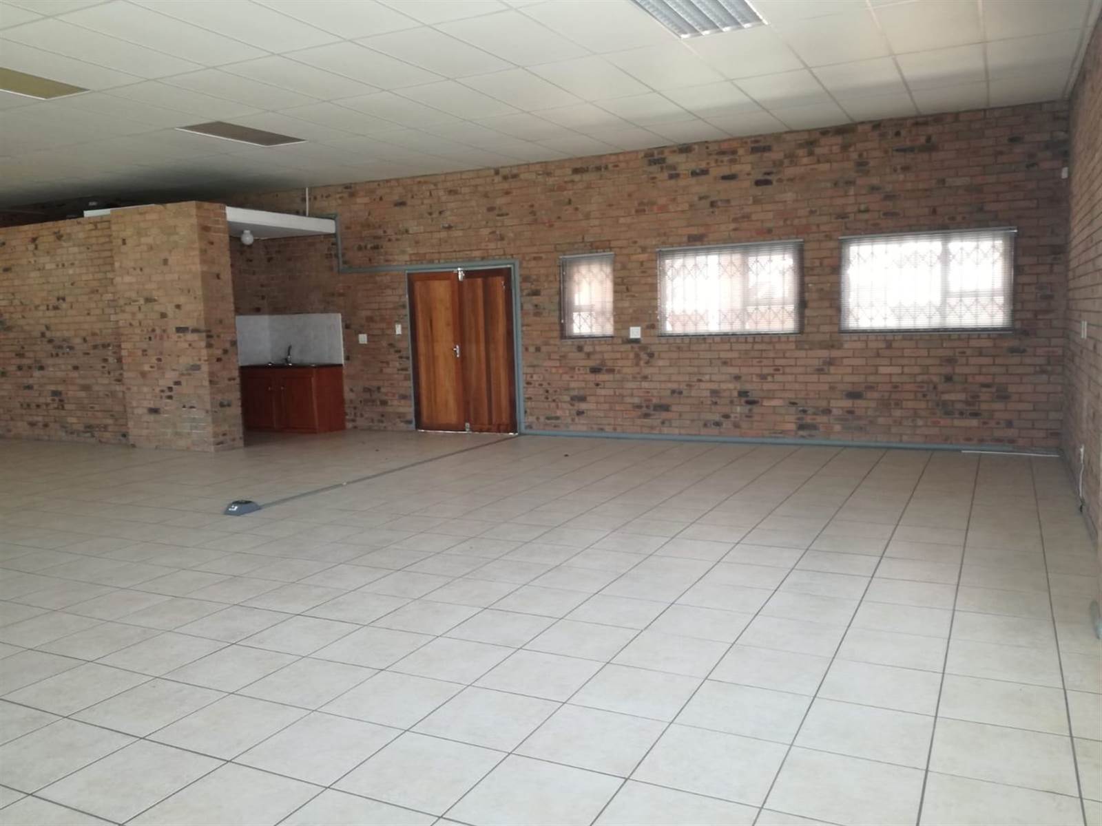 150  m² Commercial space in Secunda photo number 7