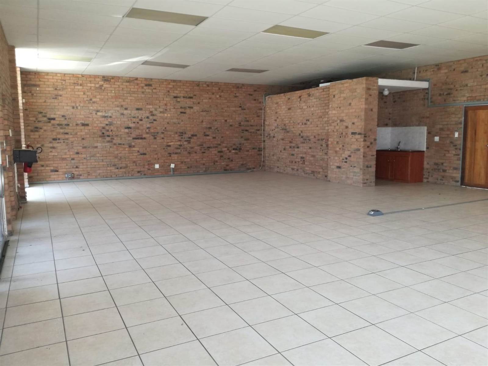 150  m² Commercial space in Secunda photo number 6