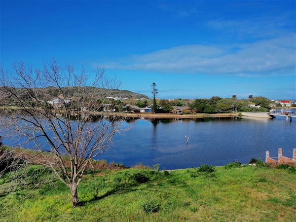 648 m² Land available in Great Brak River