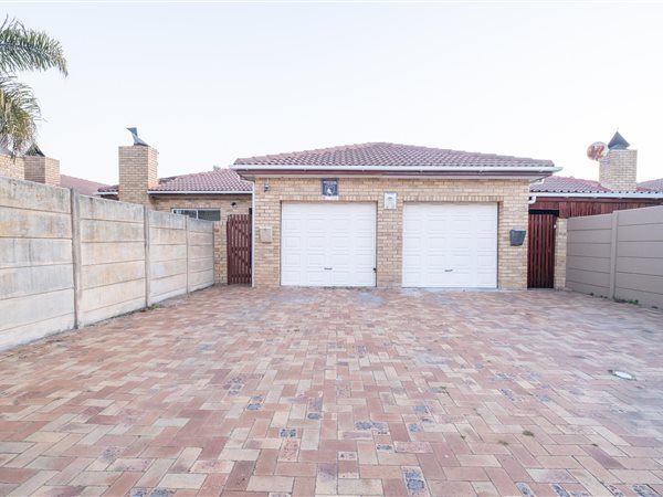 2 Bedroom Townhouse 2 Bedroom Townhouse
