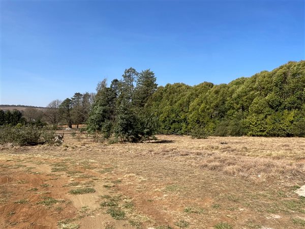 1 353 m² Land