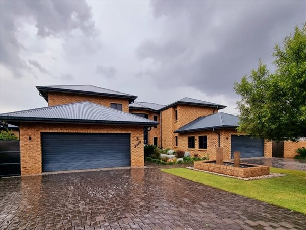 4 Bed House in Parys Golf Estate